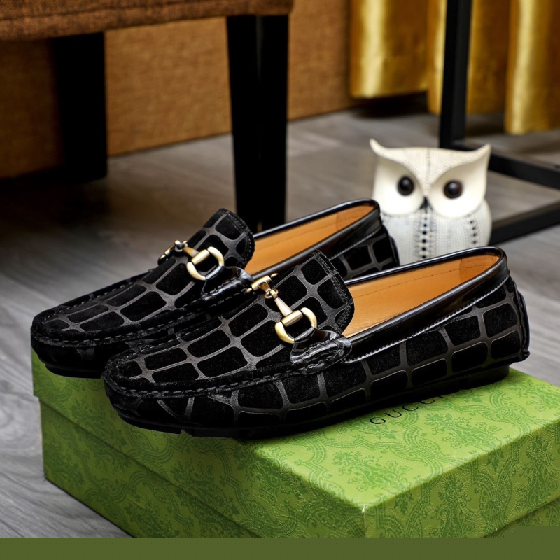 G*u*i leather shoes
